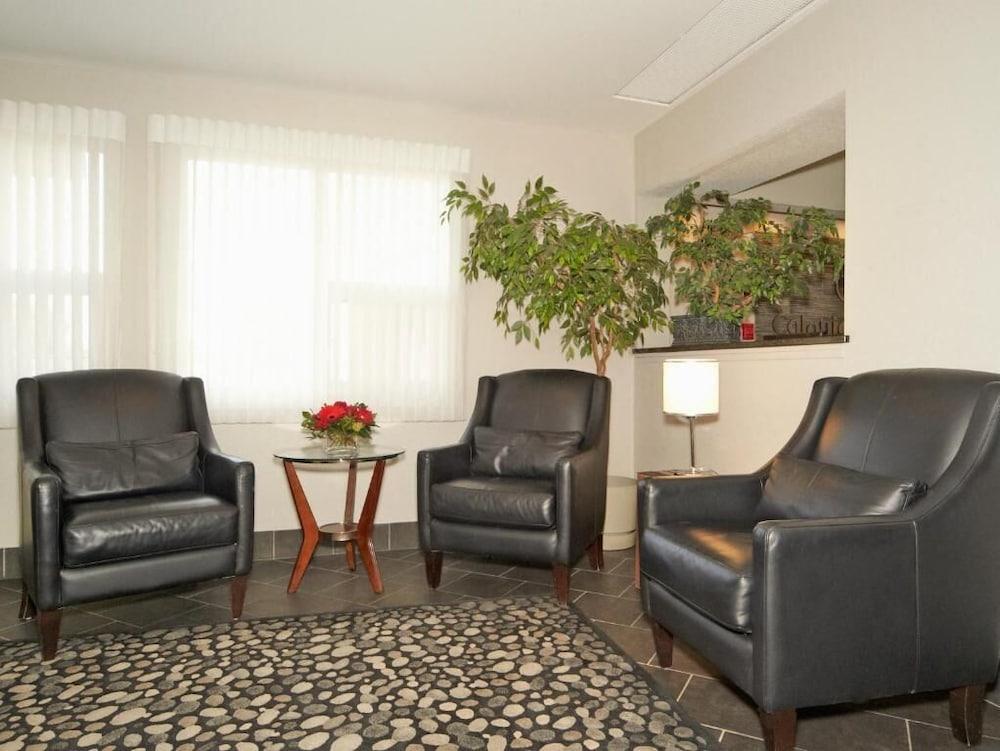 Colonial Square Inn & Suites Σασκάτουν Εξωτερικό φωτογραφία
