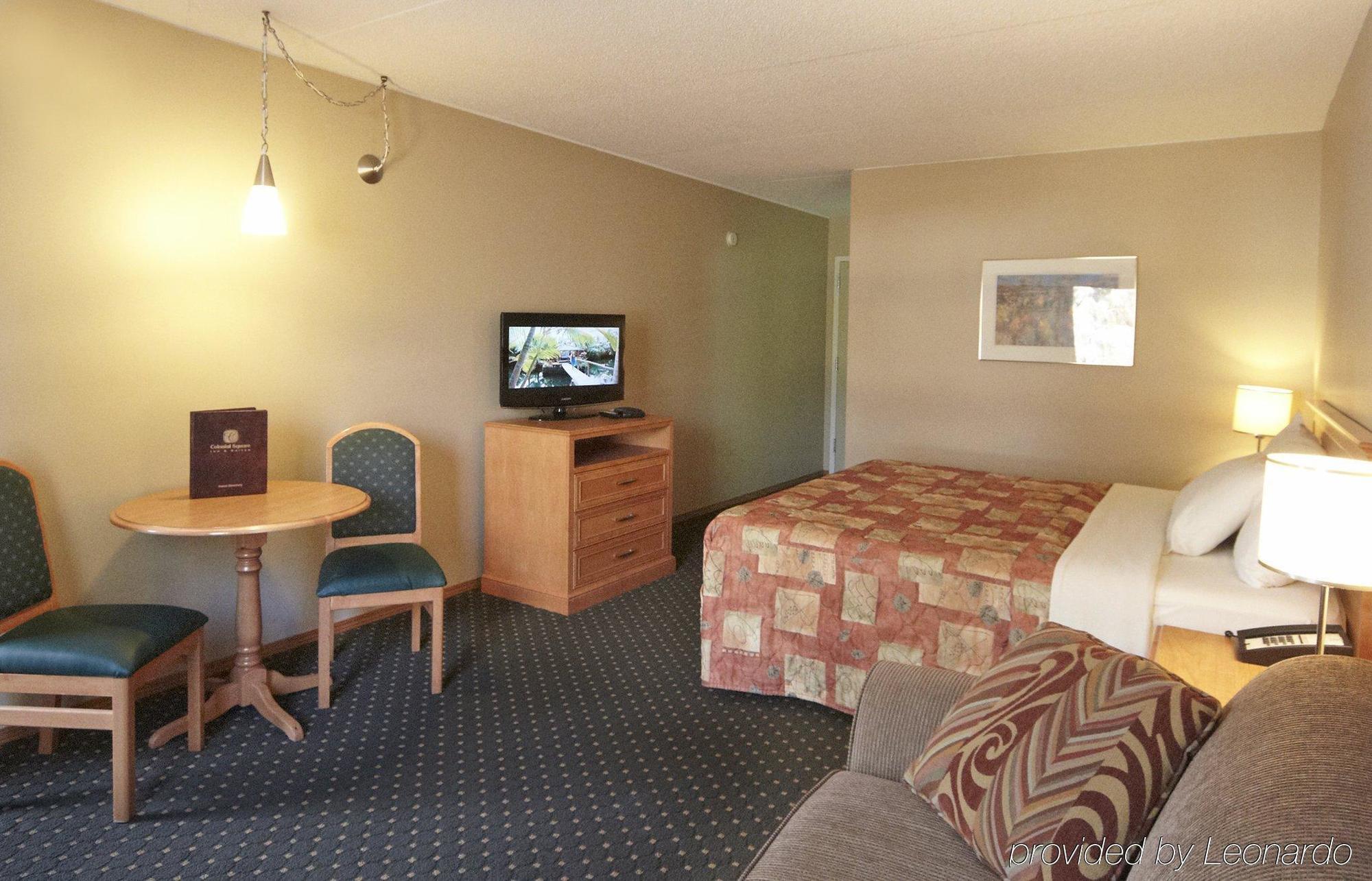 Colonial Square Inn & Suites Σασκάτουν Εξωτερικό φωτογραφία